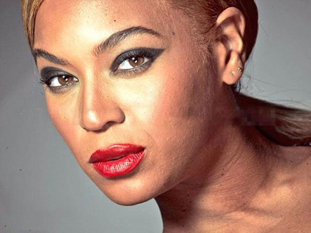 Beyonce'un Photoshop'suz fotoğrafları şaşırttı