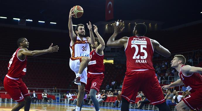 Galatasaray evinde kaybetti, Fenerbahçe'yle eşleşti