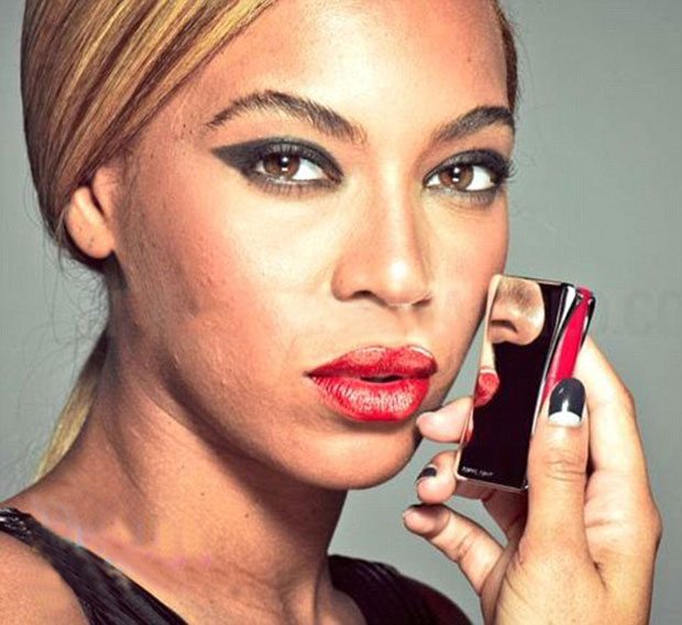 Beyonce'un Photoshop'suz fotoğrafları şaşırttı