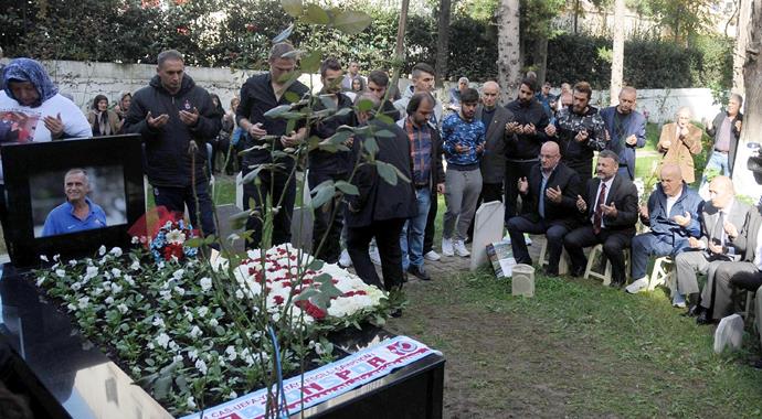 Trabzonspor'un efsanesi Kadir Özcan anıldı