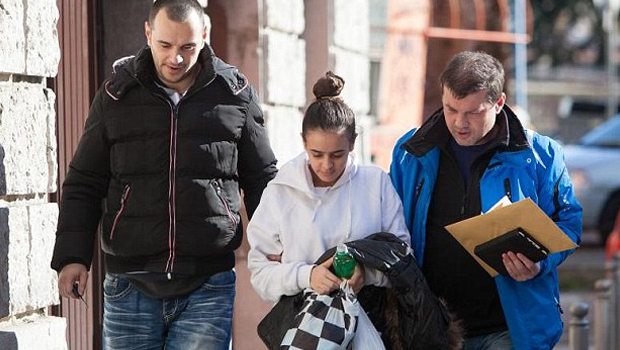 Hırvat manken, kıskançlık yüzünden ikizini bıçakladı