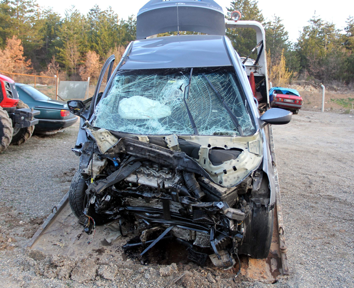 Kastamonu'da arabalar çarpıştı, 4 ölü 2 yaralı var - detay