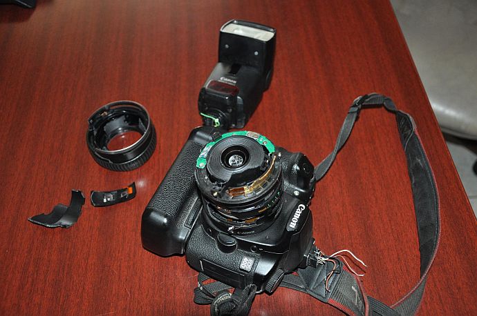 CHP'liler başörtülü gazeteciye saldırdı