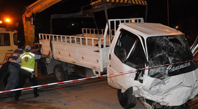Denizli'de feci kaza: 1 ölü, 4 yaralı