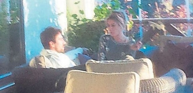 İbrahim Çelikkol 'ayrılık' iddialarını bu fotoğrafla doğruladı!