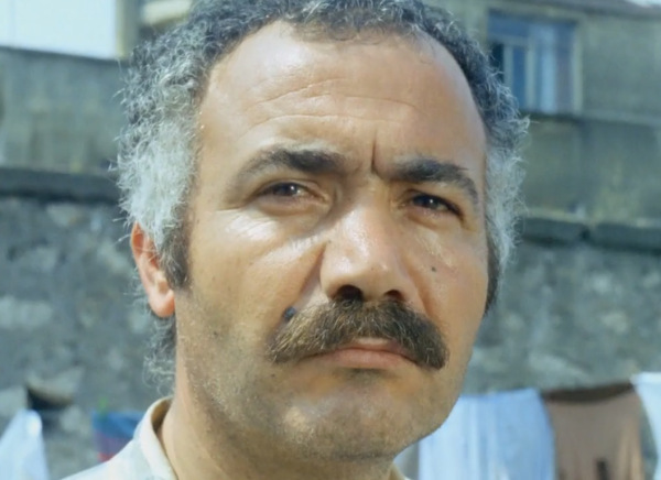 Yeşilçam'ın usta oyuncusu Hakkı Kıvanç hayatını kaybetti