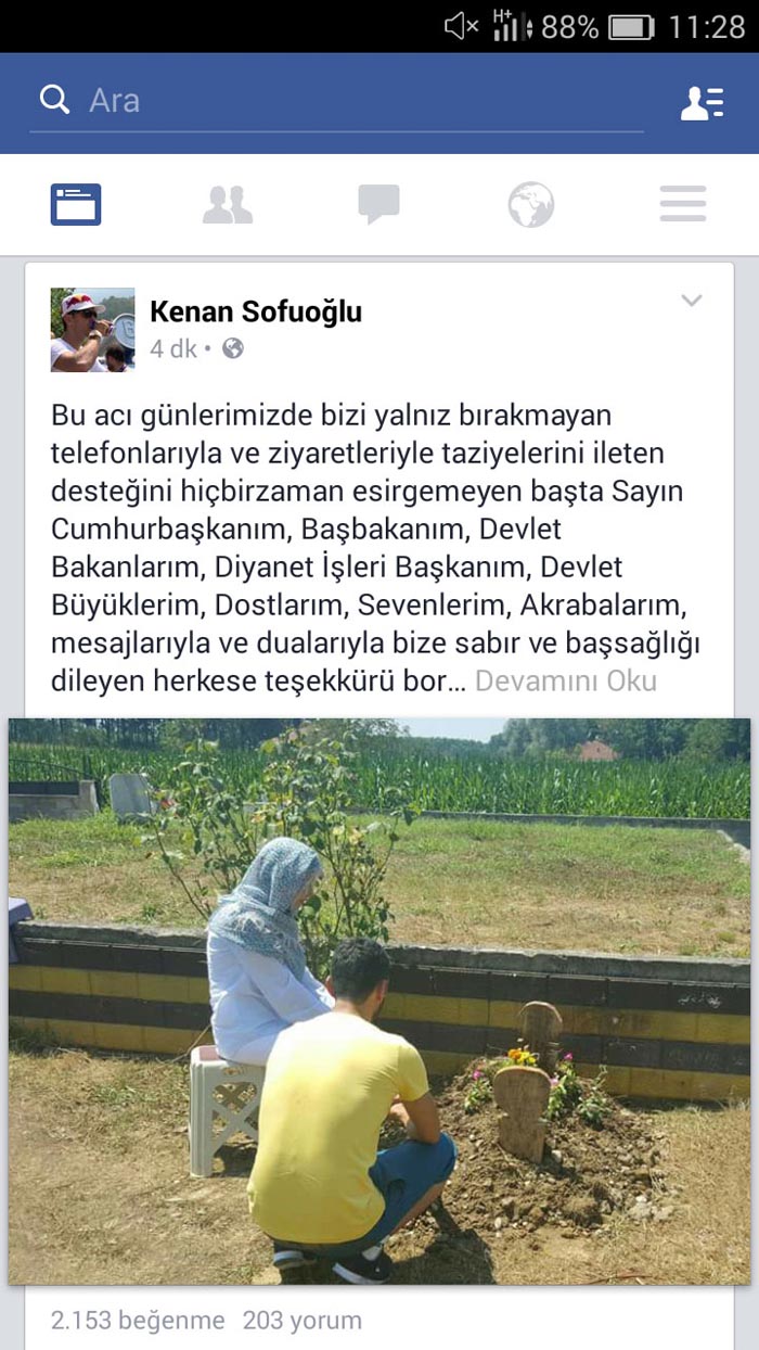 Kenan Sofuoğlu oğlunun mezarını ziyaret etti