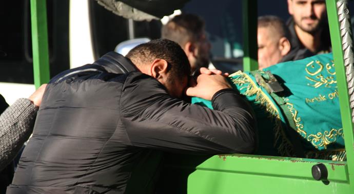 Sarıyer'de arabasında öldürülen işadamı toprağa verildi