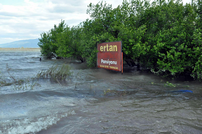 Menderes Nehri taştı, 10 gündür bu halde