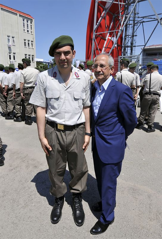 Kılıçdaroğlu'na çok benzeyen Nusret Gümüşel yemin töreninde