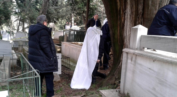 Mezarlıkta korkunç olay! 8 yıl önce vefat eden...