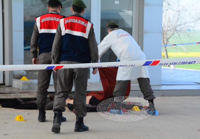İstanbul'da vahşet! Arkadaşını baltayla öldürüp...