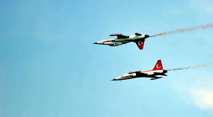 Türk Yıldızları nefes kesti