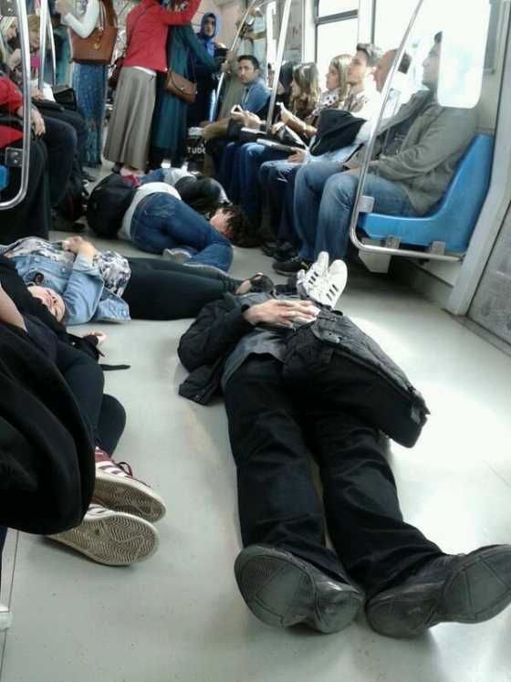 Taksim metrosunda Soma protestosu