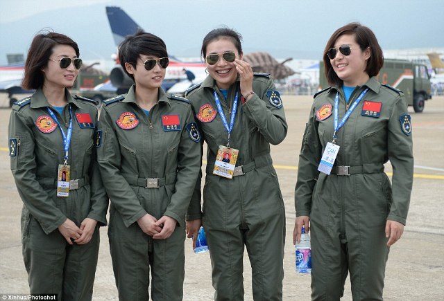 Çin'in ilk kadın savaş pilotları