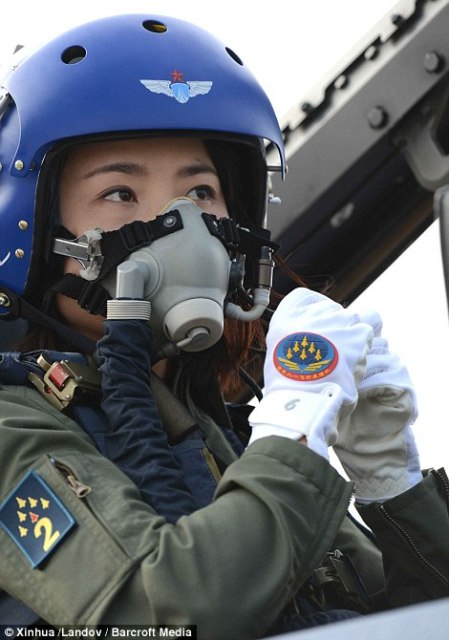 Çin'in ilk kadın savaş pilotları