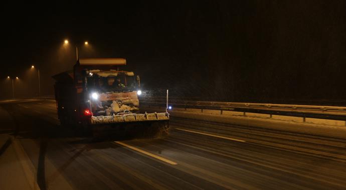 İstanbul'da kar kalınlığı 8 santimi gördü, barajlar doldu