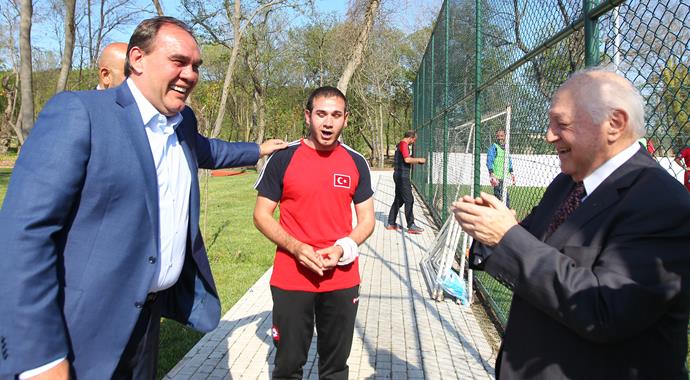 Duygun Yarsuvat, Yıldırım Demirören'i ziyaret etti