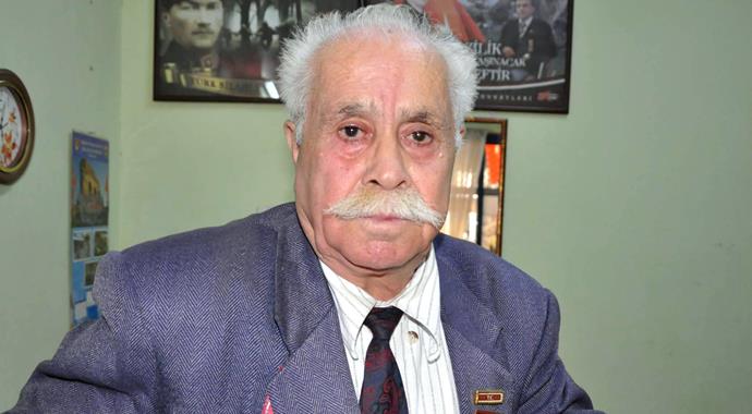 İki dernek arasında flama gerginliği