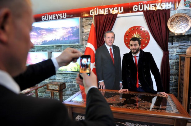 Erdoğan'ı gören kuyruğa girdi!