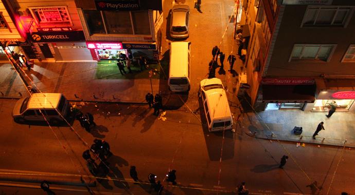 İstanbul'da çatışma, uzun namlulu silahlarla bastılar: 2 ölü