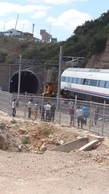 Yüksek Hızlı Tren, test sürüşünde kaza yaptı