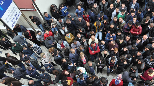600 kişilik işe 3 bin kişi başvurdu, kuyruk sokağa taştı