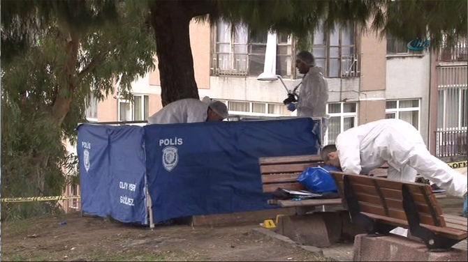 Fatih'te bir parkta başından vurulmuş ceset bulundu