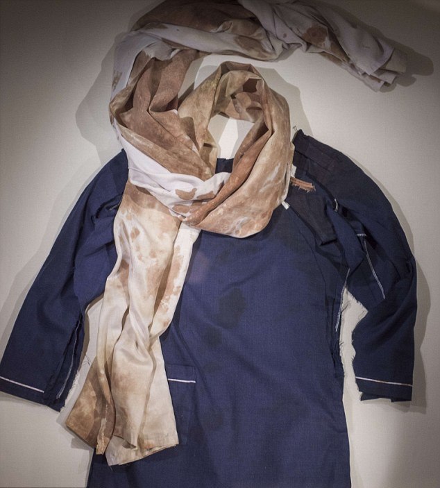 Kanlı önlüğü ilk kez teşhir edildi