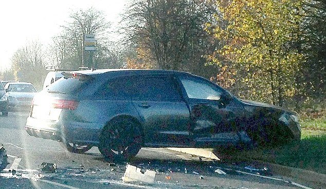 'Eski futbolcudan' satılık hasarlı otomobil