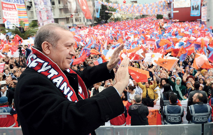 Başbakan Erdoğan: 'Sokakları tahrik etmekten vazgeçin'