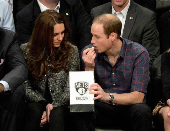 NBA maçına Ferguson protestosu ve Kraliyet çifti damga vurdu