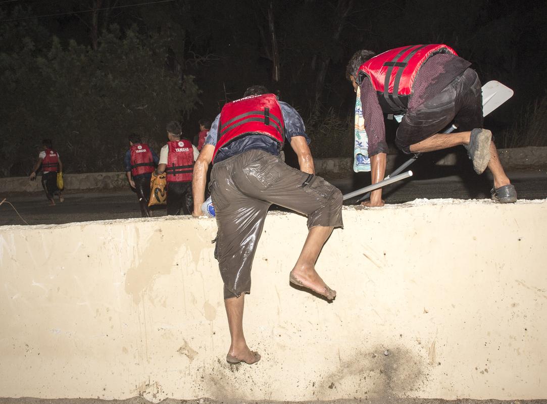 Bodrum'daki kaçaklar bot motoru çalışmayınca gidemedi