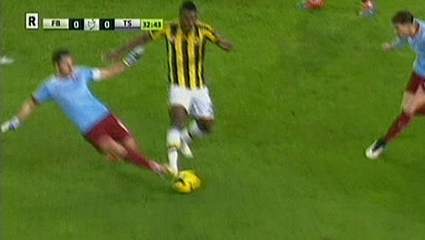 Fenerbahçe taraftarını çıldırtan olay pozisyonlar