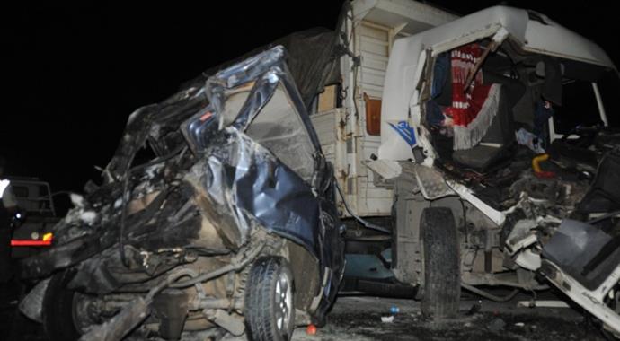 Bursa'da feci kaza: 1 ölü, 3 yaralı