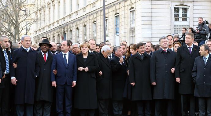 Paris'te liderler kol kola yürüdü, 1.5 milyon katıldı