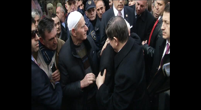 Başbakan'ı görünce hüngür hüngür ağladı