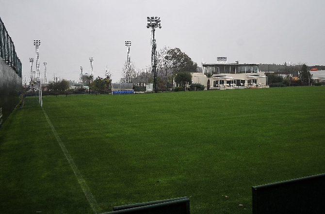 Belek'i yağmur ve fırtına vurdu