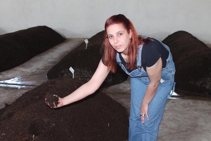 Eşiyle birlikte keşfetti! İnsanlar bakmaya bile cesaret edemezken...