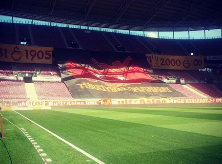Galatasaray'dan Es-Es maçına pankartlı tepki!