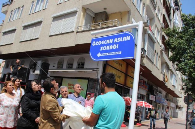 Erdoğan'dan Özgecan'ın ailesine hediye