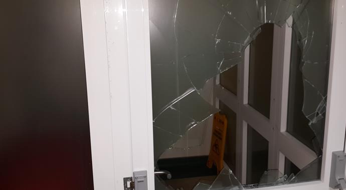 Çocukları ölen anne baba, hastaneyi savaş alanına çevirdi