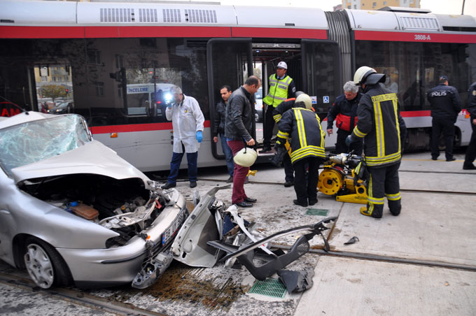 Tramvay yolunda dehşet: 1 ölü
