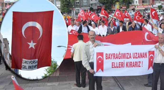 Bayrağın altına bunu yazdılar