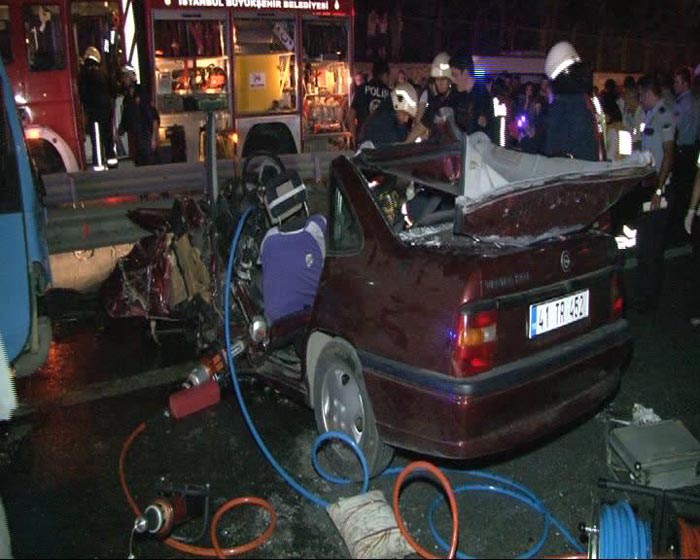 İstanbul'daki kazada ölü sayısı 3'e yükseldi