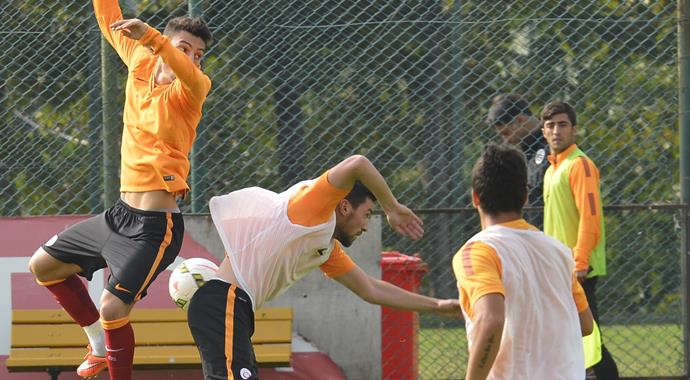 Galatasaray'da 'Fenerbahçe' hazırlıkları sürüyor