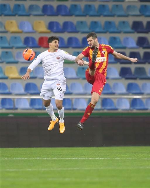 Levent Eriş maçta fenalaştı hastaneye kaldırıldı