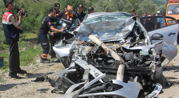 Karabük'te katliam gibi kaza, 4 ölü çok sayıda yaralı var
