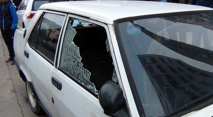 Galatasaray'a Diyarbakır'da taşlı saldırı