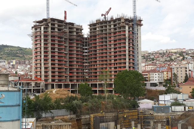 İstanbul Kartal'da inşaat iskelesi çöktü, 3 ölü